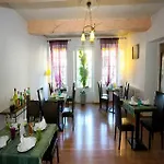 Logis La Cremaillere 2*