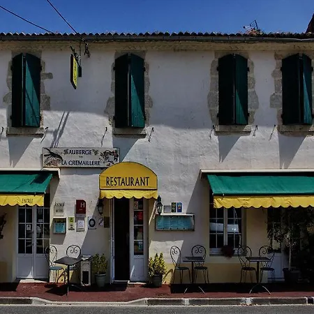Hotel Logis La Cremaillere 2*