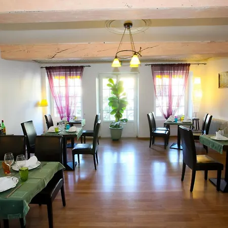 Hotel Logis La Cremaillere 2*