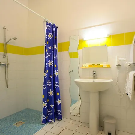 Hotel Logis La Cremaillere 2*