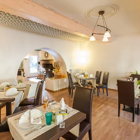 Logis La Cremaillere Hotell 2*