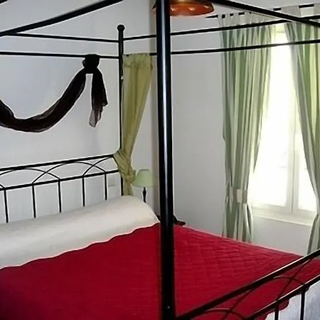 Logis La Cremaillere Hotel 2*