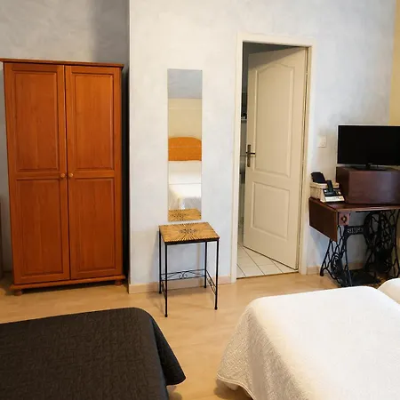 Logis La Cremaillere 2* Villandraut