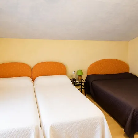 Hotell Logis La Cremaillere 2*