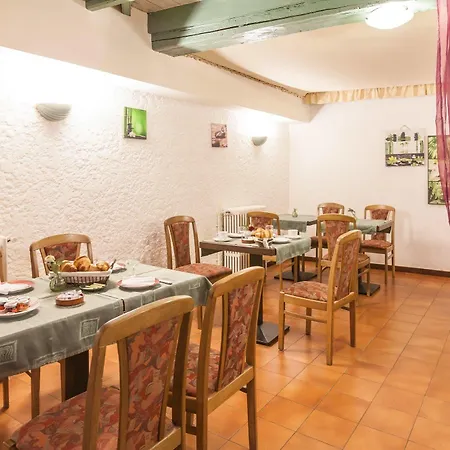 Logis La Cremaillere Hotell 2*